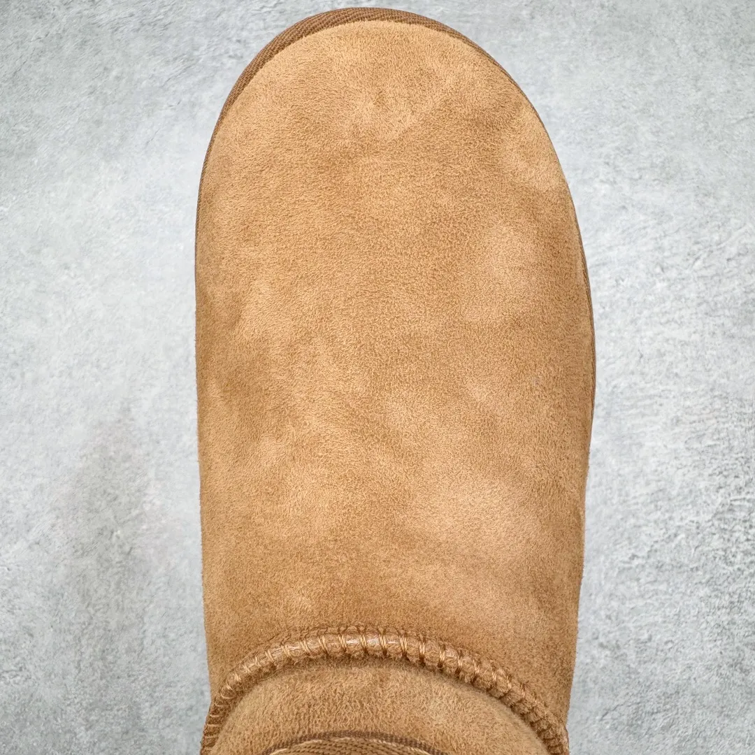 Pick up locally 💰520 UGG 5092 Classic autumn and winter sheepskin and fur integrated snow boots. All shoes are made of ZP. Longfeng A-grade Australian imported sheepskin and fur integrated brand OEM production line. Fully follow the ZP process. OEM original pattern maker. Adhering to the principle of no original shoe development and selection. Pay attention to every detail. The most authentic version on the market. TREADLITE "Light Wing" technology outsole. Light/durable/flexible/pile size: 35 36 37 38 39 40 Coding: by2936070